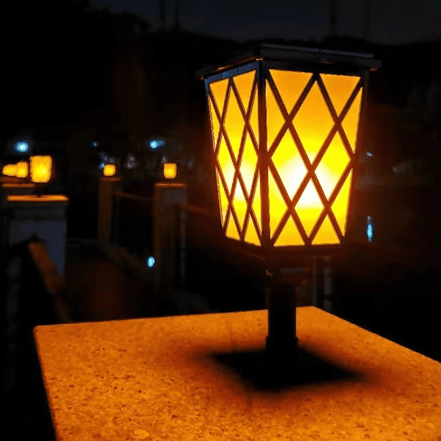 Solar Courtyard Lamp