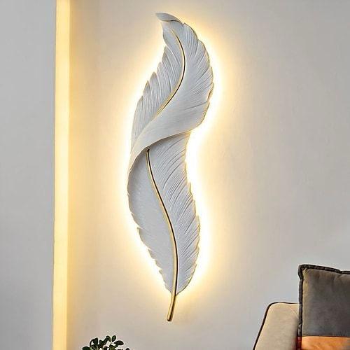 White Feather Wall Lamp