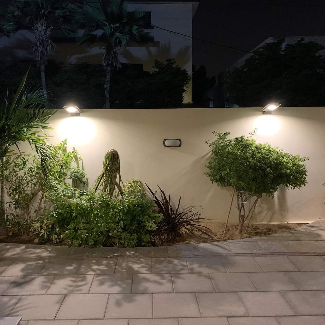 Ultronics Solar Wall Light