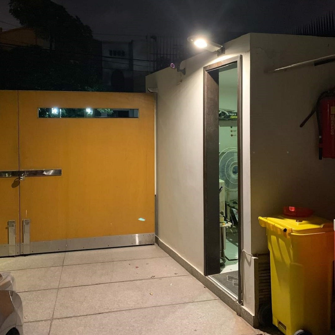 Ultronics Solar Wall Light